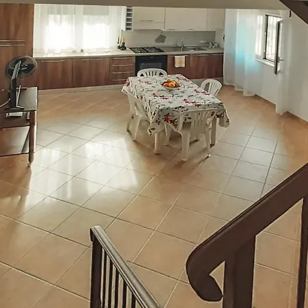 Будинок відпочинку Casale Della Minaga Агрідженто